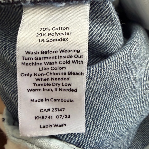 Talbots FLARE LEG PINTUCK JEANS - LAPIS WASH
Size 8 - Picture 9 of 9